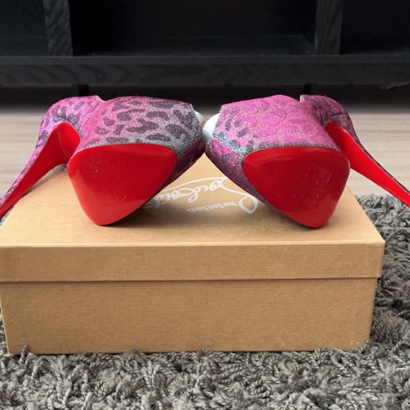 Christian Louboutin Authentic Red Bottoms - Picture 5 of 7